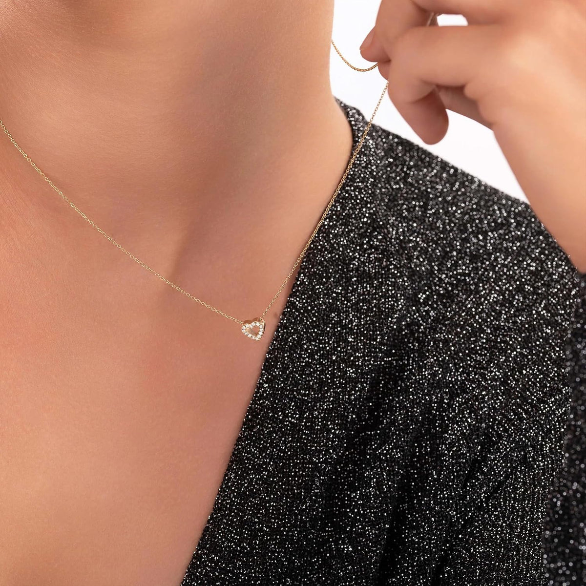 Heart Necklace for Women Girls, Gifts for Mom Grandma Wife Sister Daughter