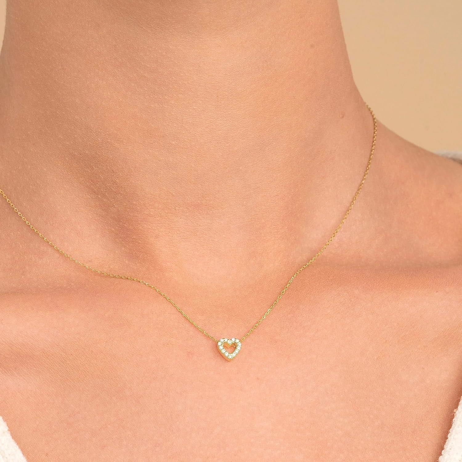 Heart Necklace for Women Girls, Gifts for Mom Grandma Wife Sister Daughter