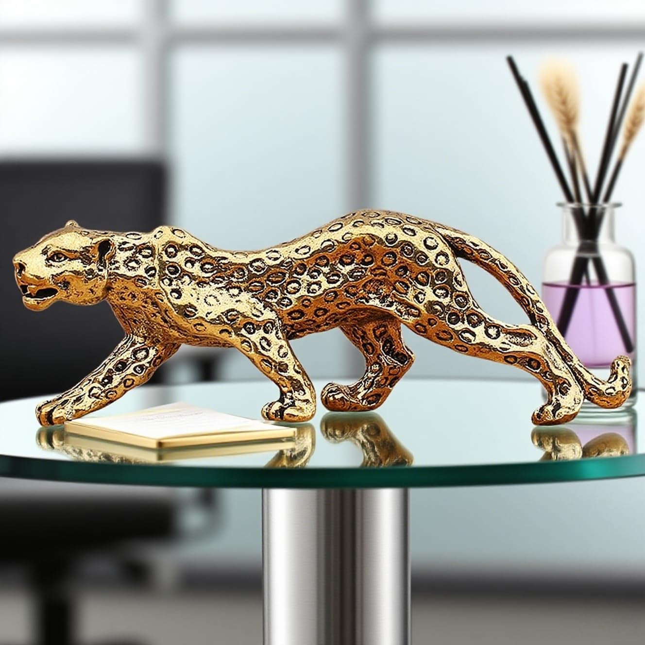 Leopard Statue - Elegant Leopard Figurine Stylish Desktop Ornament, Tabletop Decoration