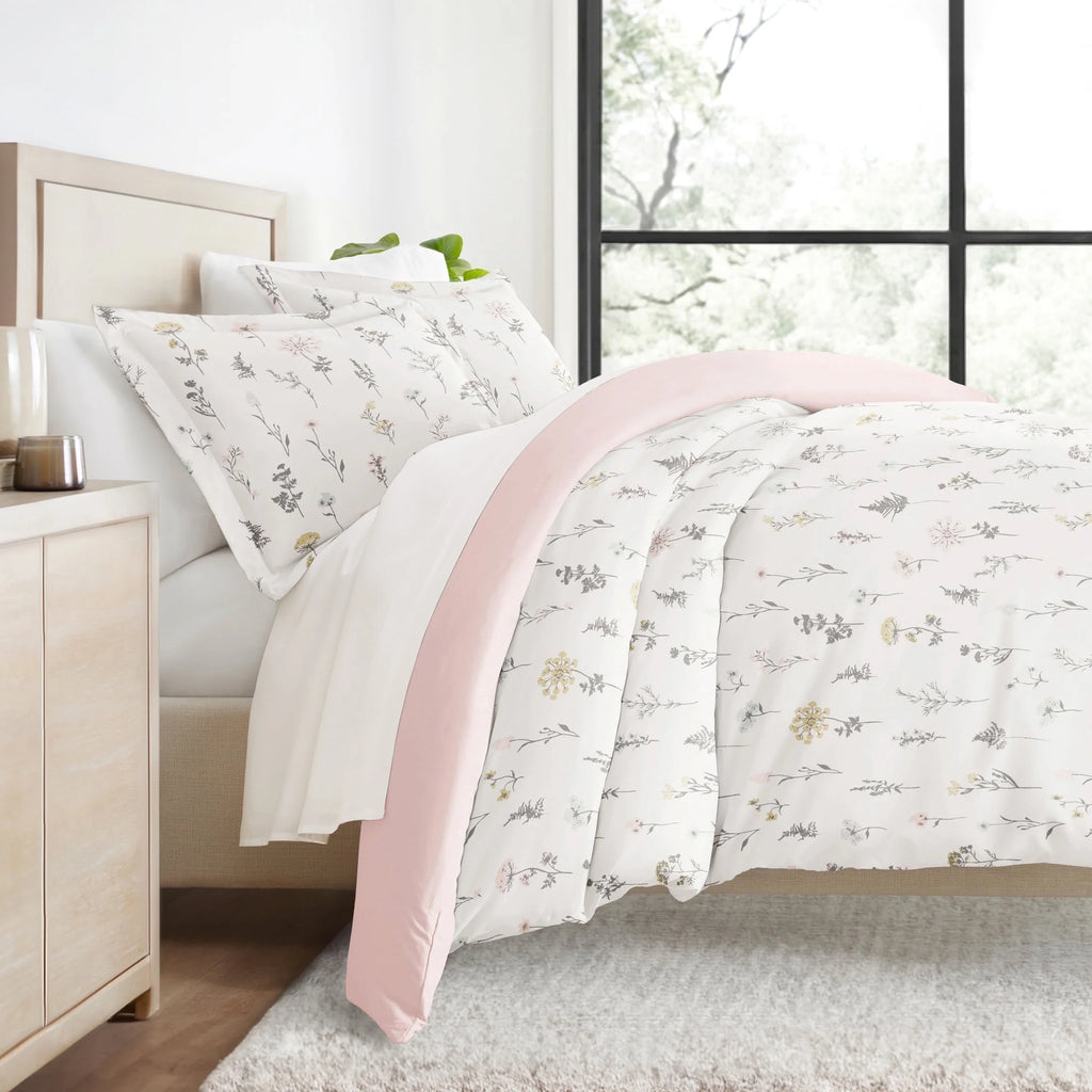 Duvet Cover Set - Ultra Soft & Breathable - Pink Farmhouse Wildflower for Queen Size Bedding by