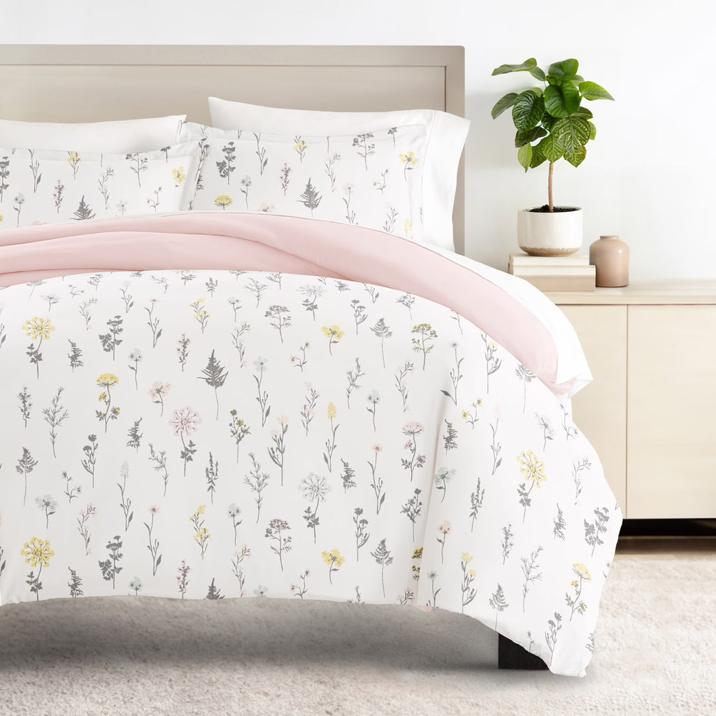 Duvet Cover Set - Ultra Soft & Breathable - Pink Farmhouse Wildflower for Queen Size Bedding by