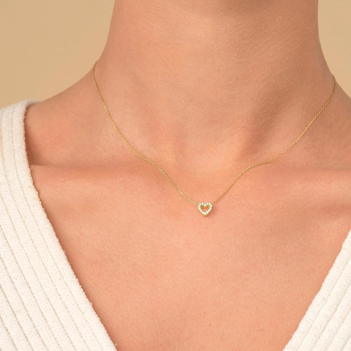 Heart Necklace for Women Girls, Gifts for Mom Grandma Wife Sister Daughter