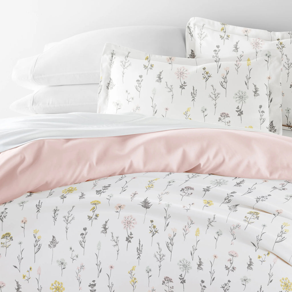 Duvet Cover Set - Ultra Soft & Breathable - Pink Farmhouse Wildflower for Queen Size Bedding by
